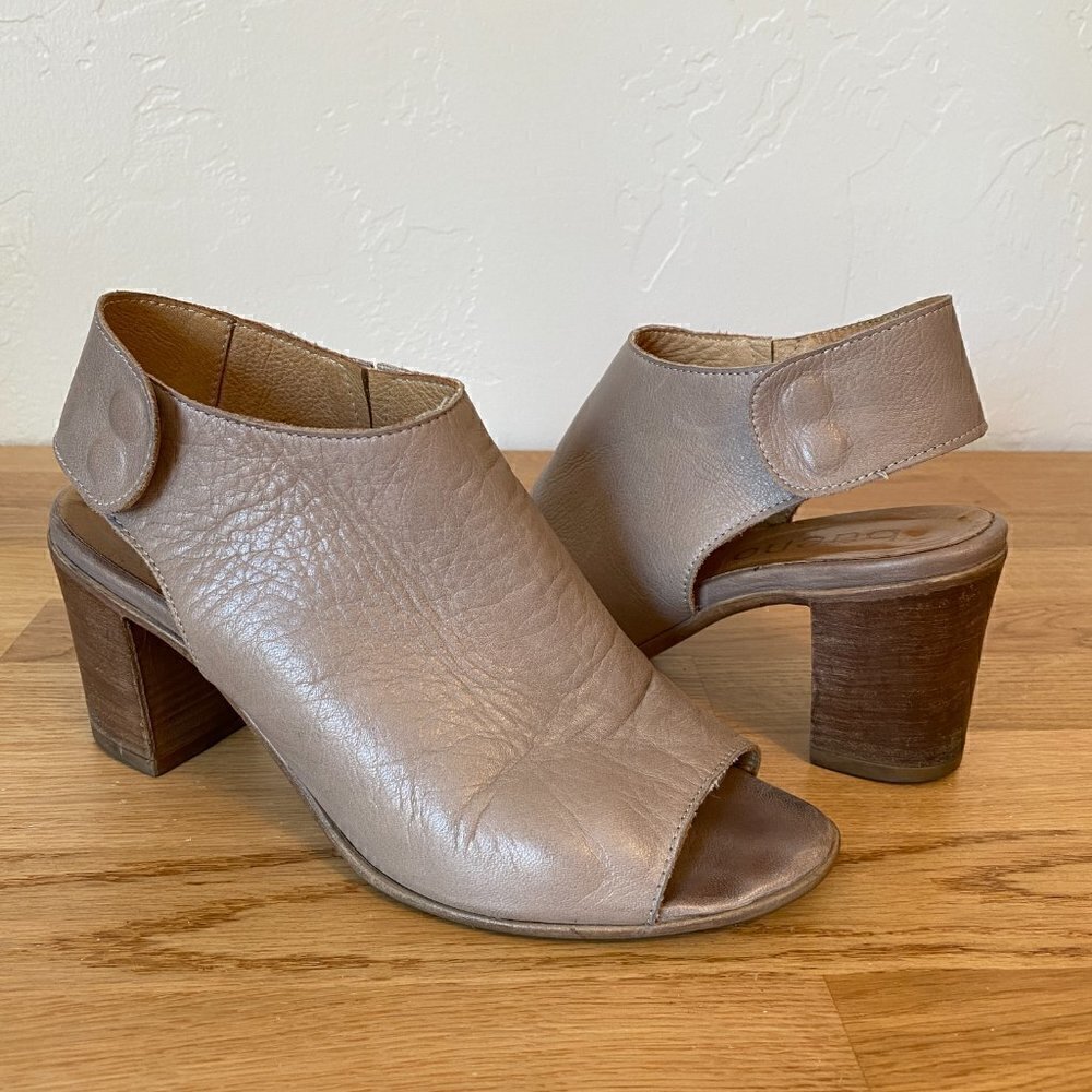 Bueno UMAY Block Heel Sandals Nude / Tan - Picture 2 of 13